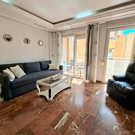 Sunny Balcony-bright 2br-walk To Marina & Pmt34 Apartamento