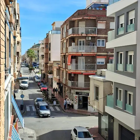 Sunny Balcony-bright 2br-walk To Marina & Pmt34 Torrevieja
