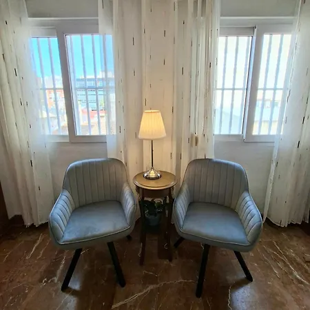 Sunny Balcony-bright 2br-walk To Marina & Pmt34