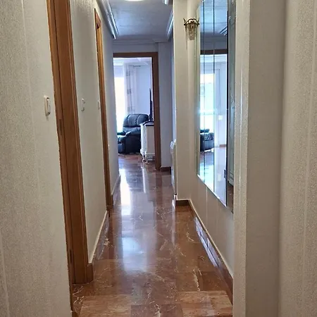 Sunny Balcony-bright 2br-walk To Marina & Pmt34 Torrevieja